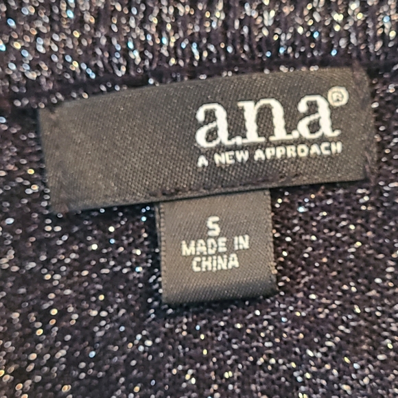 (1361) A New Approach (ANA) Woman's Crewneck Metallic Blouse, Small, Black - Picture 7 of 12